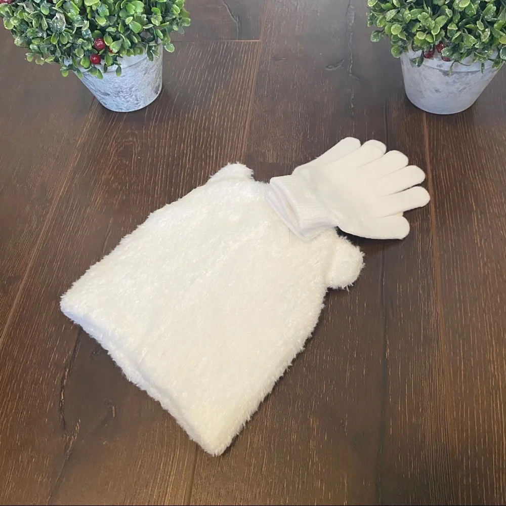 NWT Secret Life of Pets Beanie and Glove Set for Kids